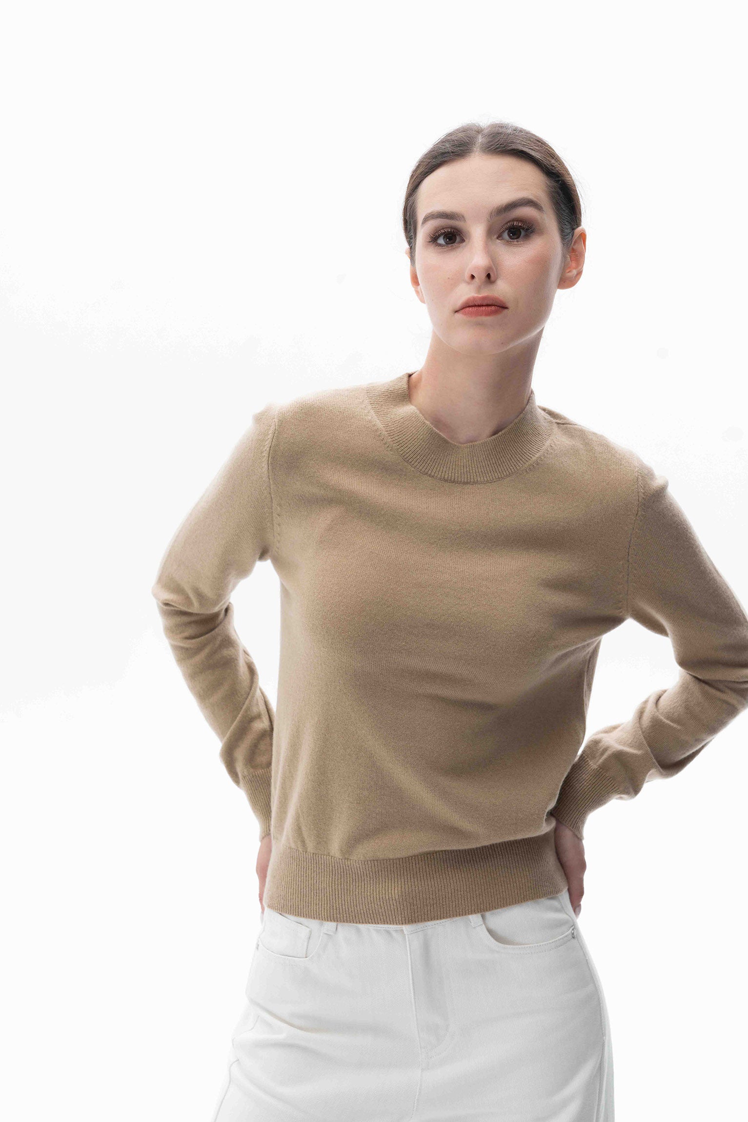 Minimalist Crewneck Cream