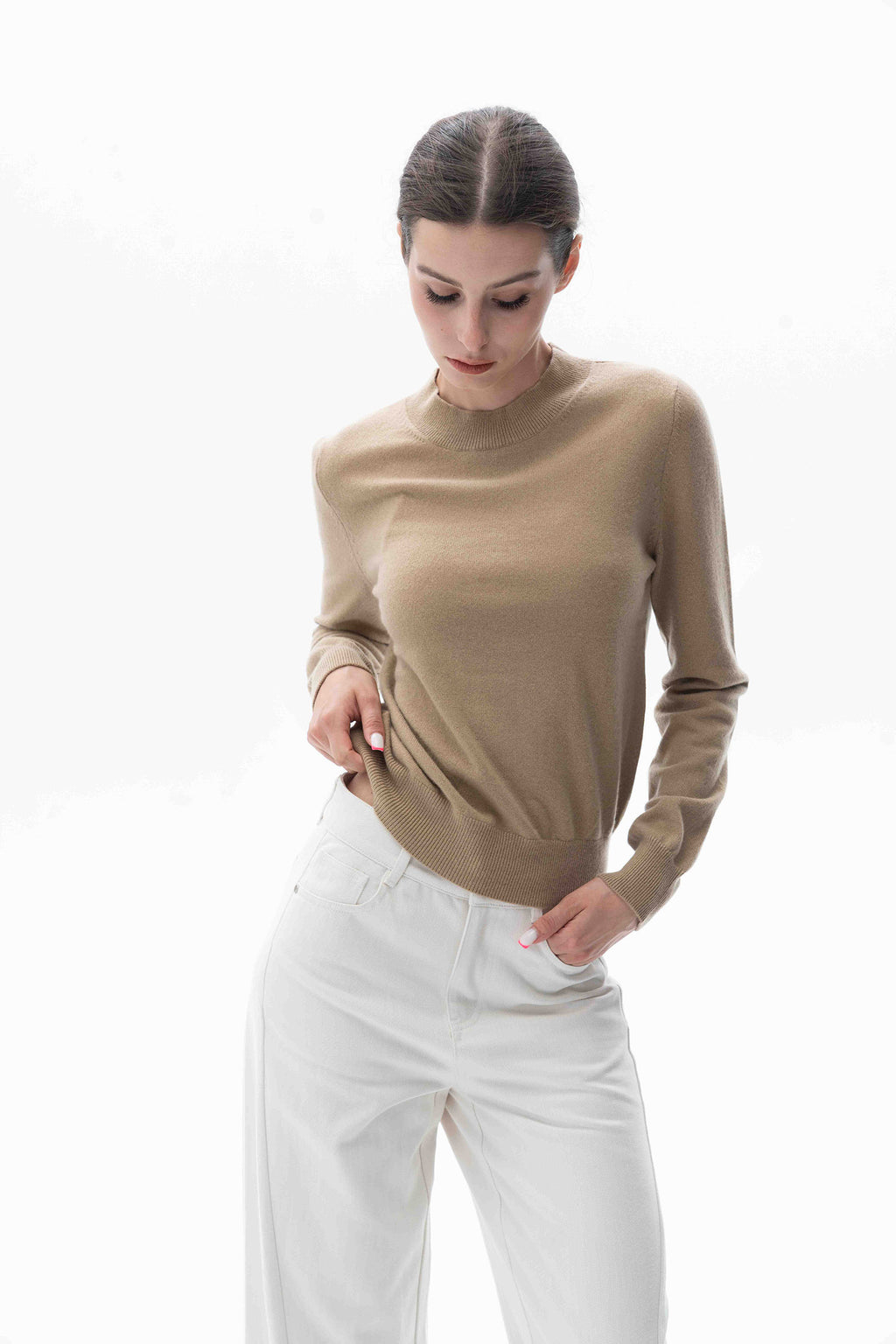 Minimalist Crewneck Cream