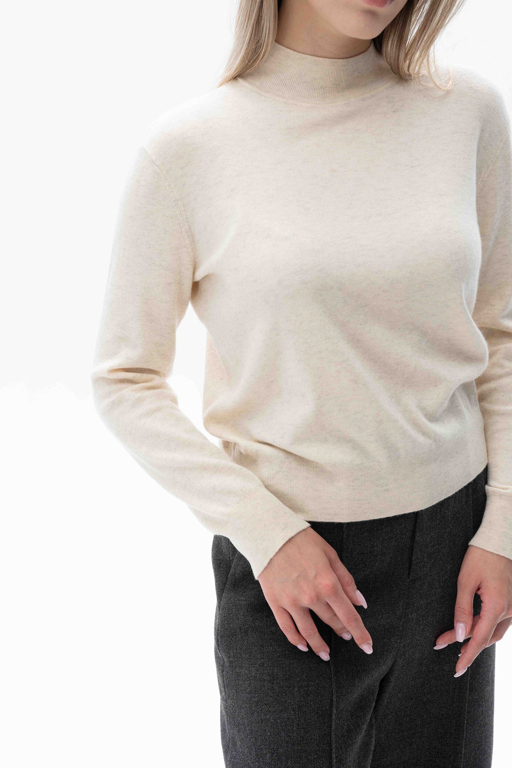 Minimalist Crewneck Cream